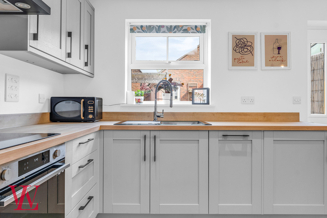 3 bed semi-detached house for sale in Carters Drive, Stansted, Essex  - Property Image 6