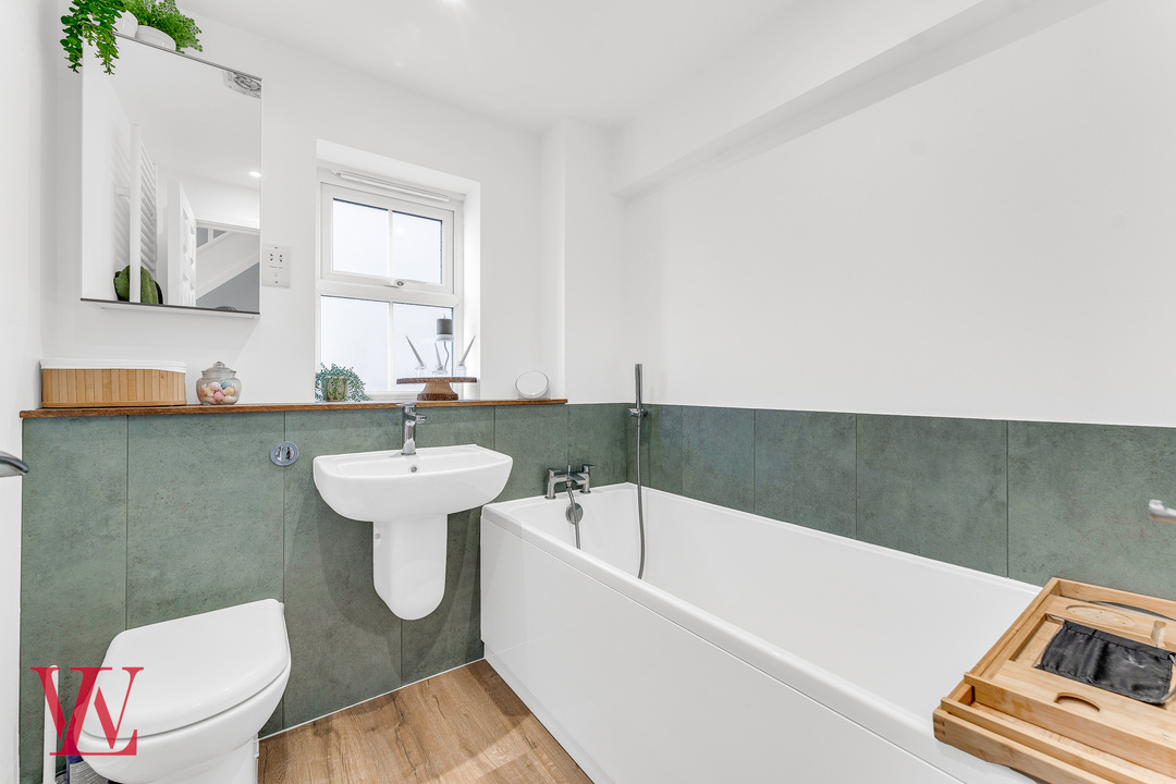 3 bed semi-detached house for sale in Carters Drive, Stansted, Essex  - Property Image 17