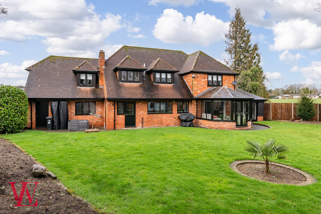 5 bed detached house for sale in Chelmsford Road, White Roding, Dunmow, Essex  - Property Image 40