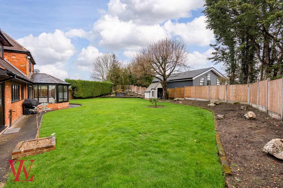 5 bed detached house for sale in Chelmsford Road, White Roding, Dunmow, Essex  - Property Image 43