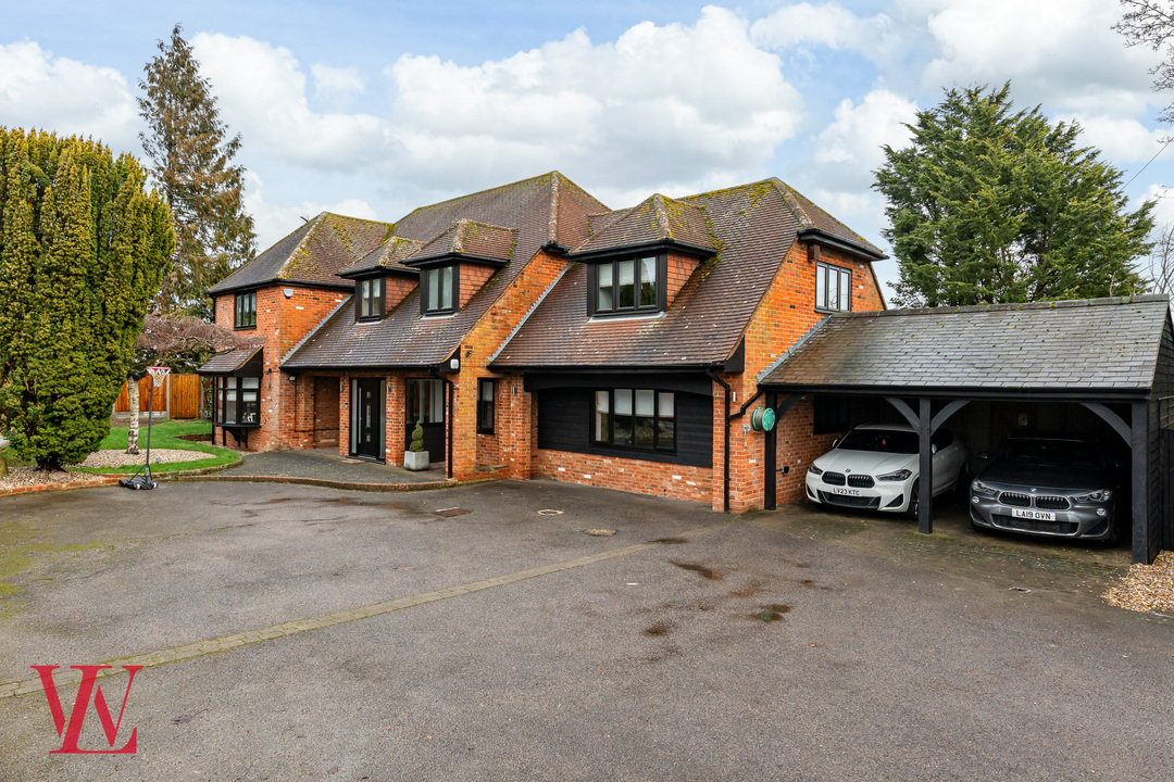 5 bed detached house for sale in Chelmsford Road, White Roding, Dunmow, Essex 1