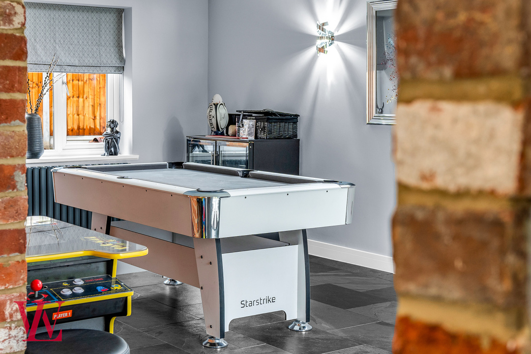 5 bed detached house for sale in Chelmsford Road, White Roding, Dunmow, Essex 15