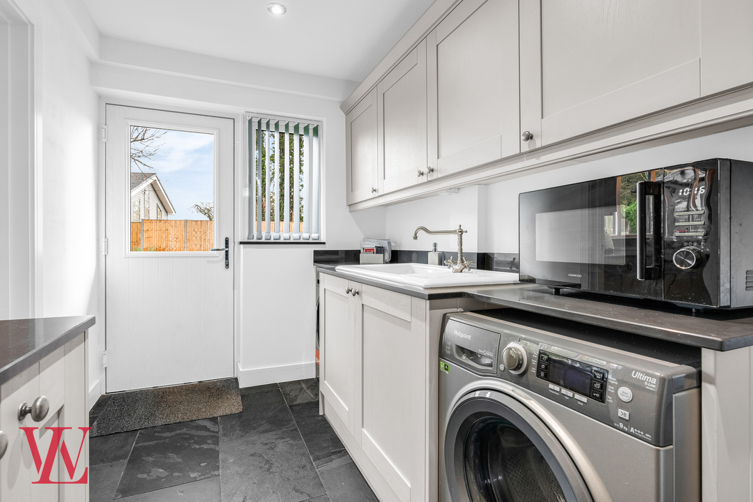 5 bed detached house for sale in Chelmsford Road, White Roding, Dunmow, Essex 16