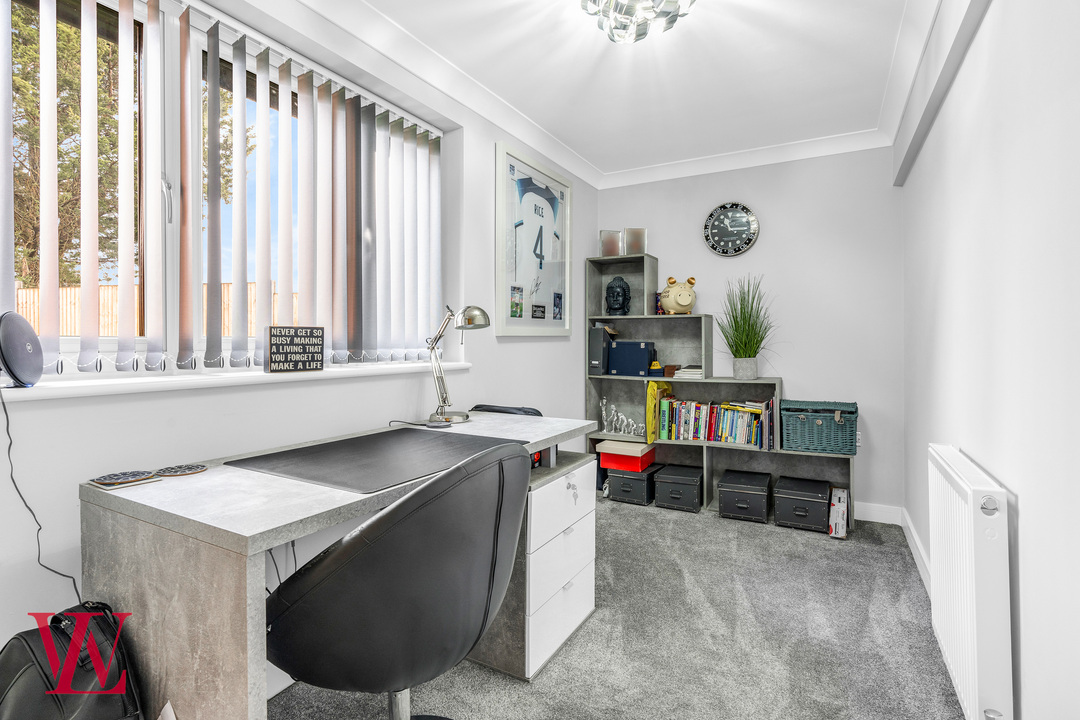 5 bed detached house for sale in Chelmsford Road, White Roding, Dunmow, Essex  - Property Image 18