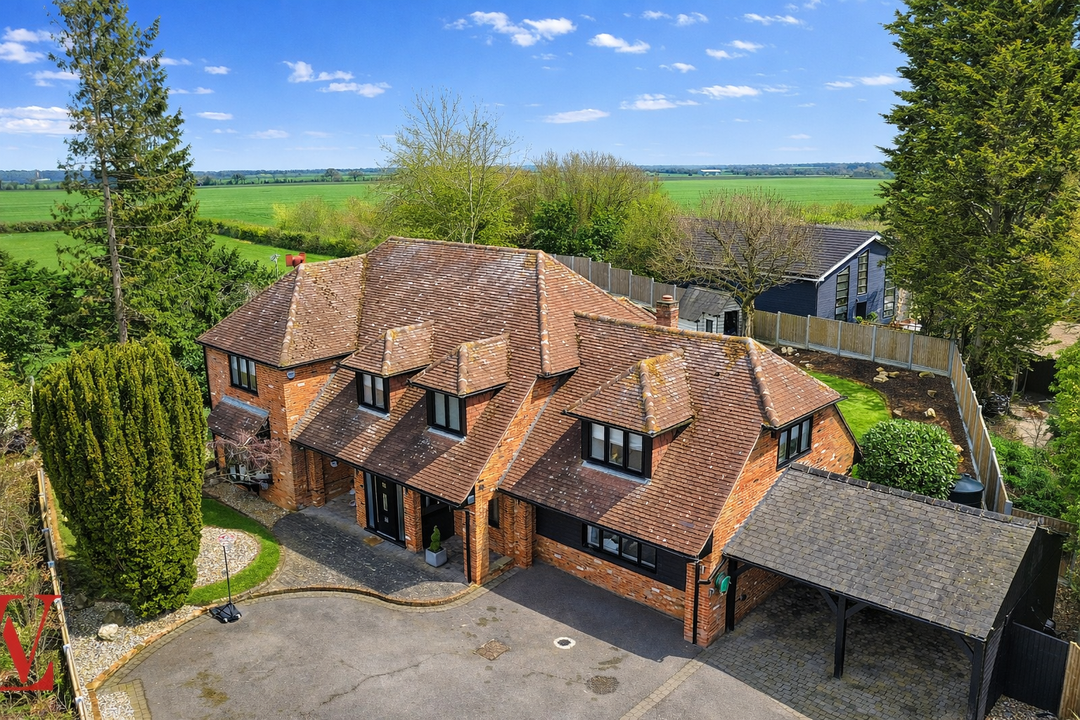 5 bed detached house for sale in Chelmsford Road, White Roding, Dunmow, Essex - Property Image 1