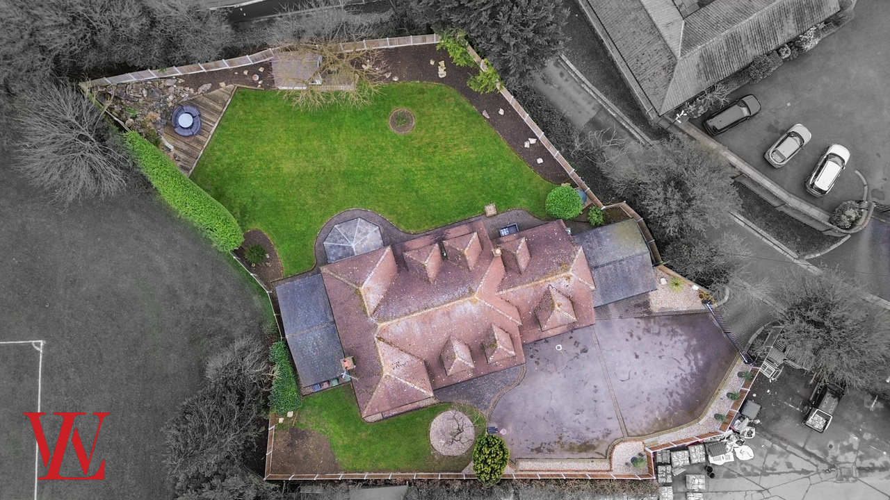 5 bed detached house for sale in Chelmsford Road, White Roding, Dunmow, Essex 1