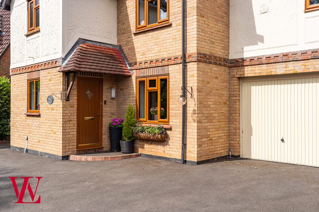 5 bed detached house for sale in Nursery Rise, Dunmow, Essex  - Property Image 37