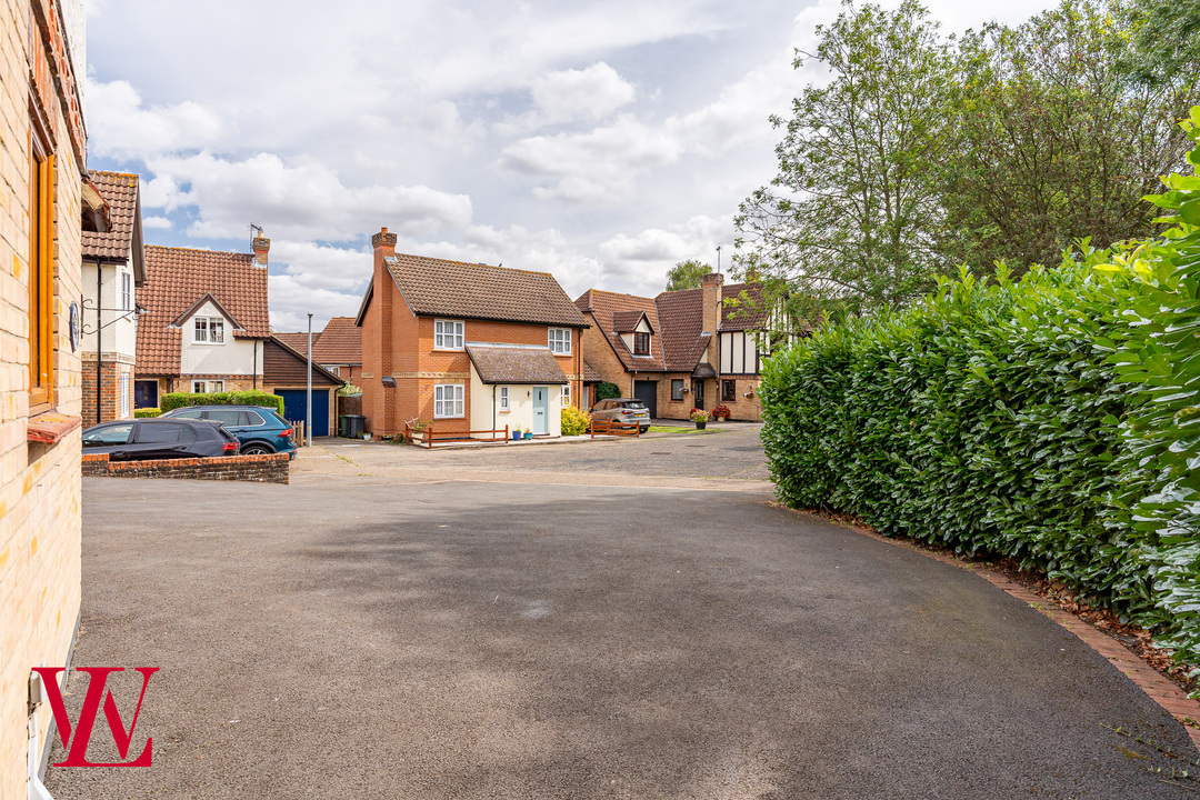 5 bed detached house for sale in Nursery Rise, Dunmow, Essex 32