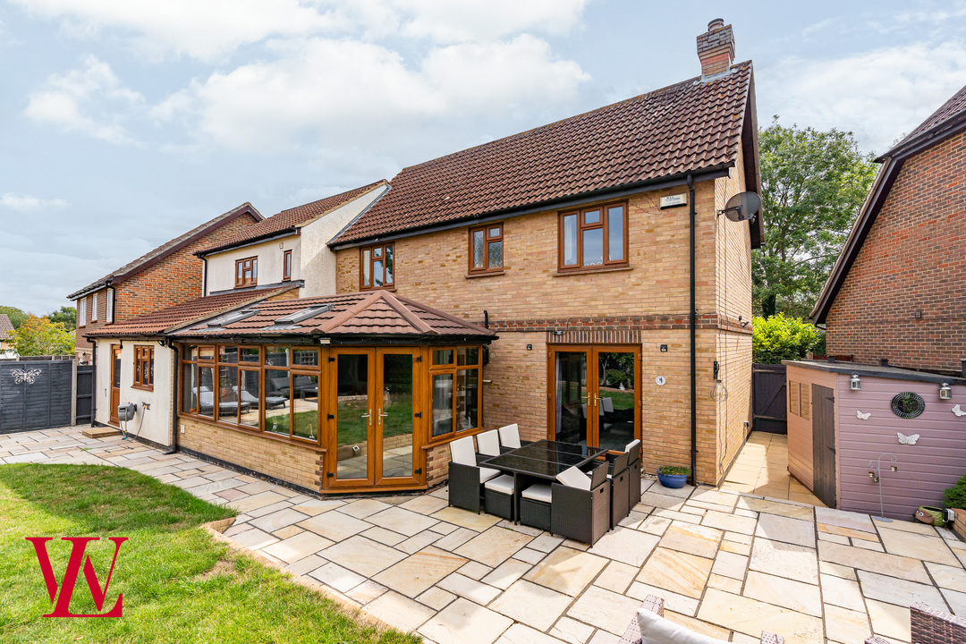 5 bed detached house for sale in Nursery Rise, Dunmow, Essex  - Property Image 29