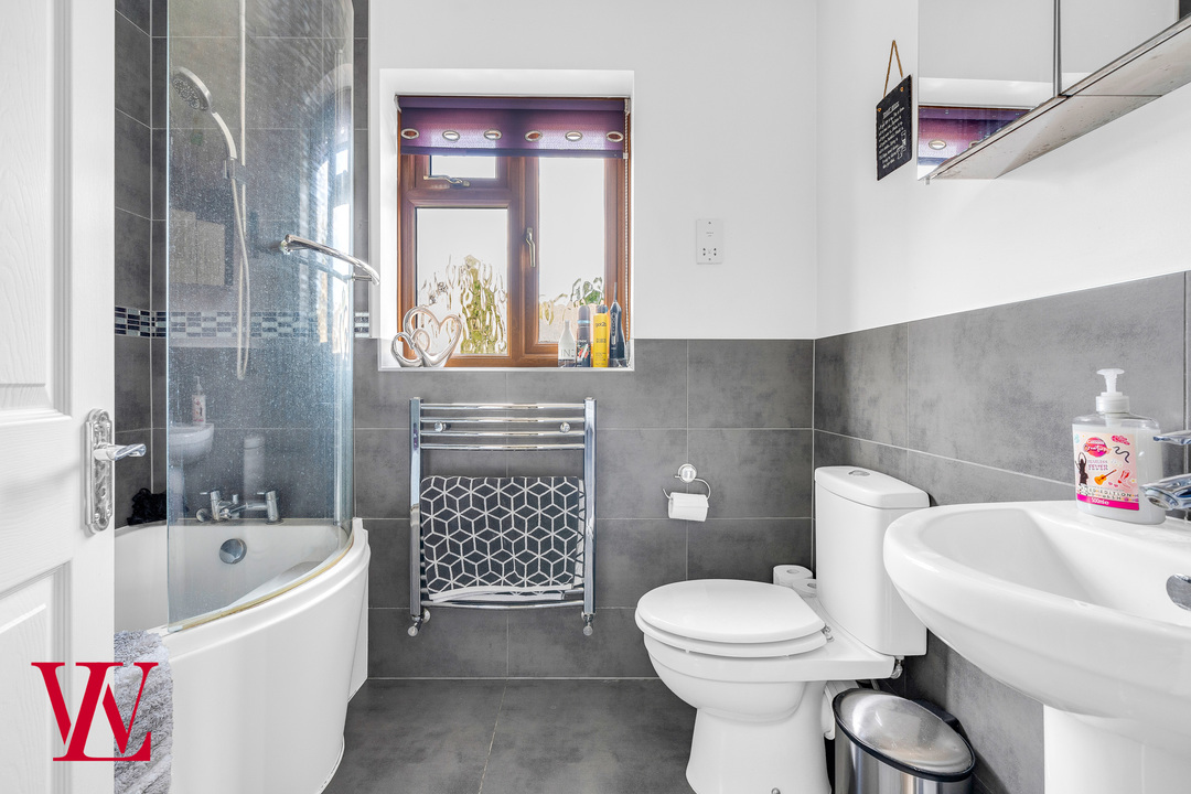 5 bed detached house for sale in Nursery Rise, Dunmow, Essex 24