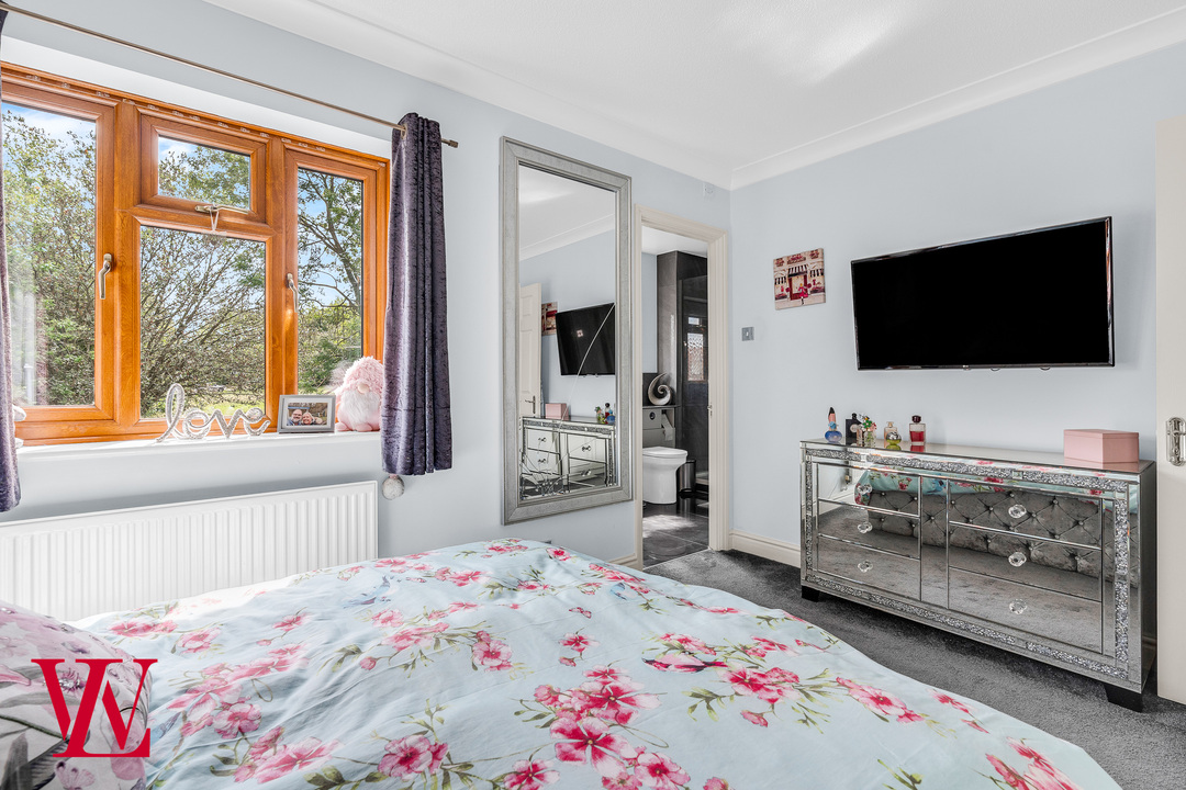 5 bed detached house for sale in Nursery Rise, Dunmow, Essex 16