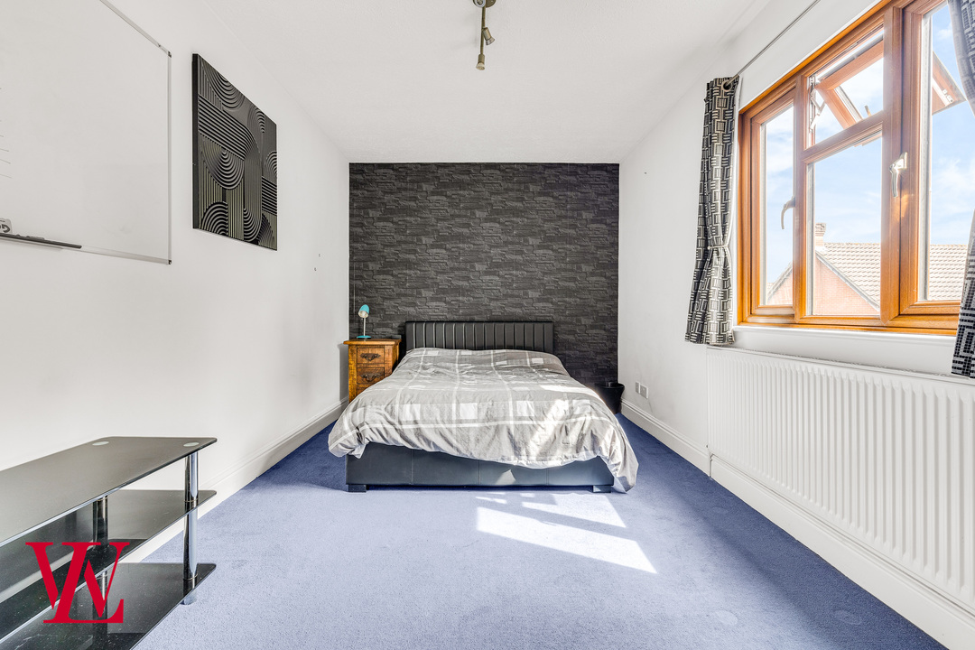 5 bed detached house for sale in Nursery Rise, Dunmow, Essex  - Property Image 21