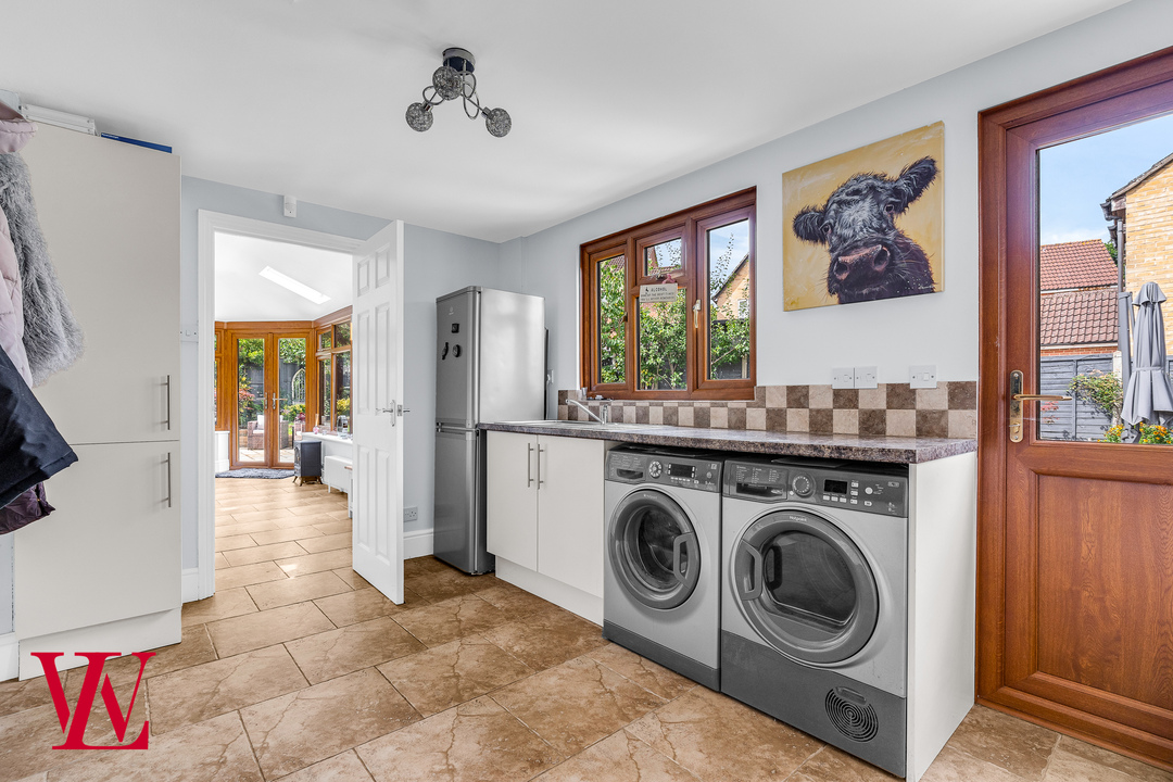 5 bed detached house for sale in Nursery Rise, Dunmow, Essex 10