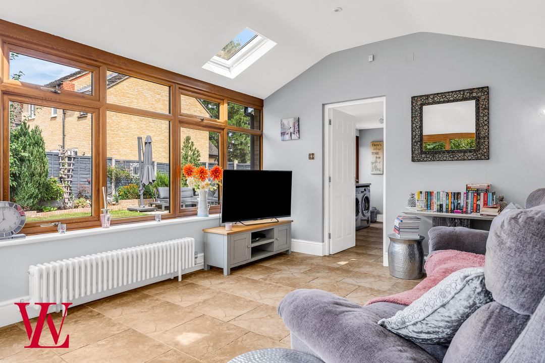 5 bed detached house for sale in Nursery Rise, Dunmow, Essex 8