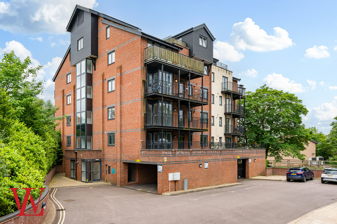 2 bed apartment for sale in Tanners Wharf, Bishop's Stortford, Hertfordshire - Property Image 1