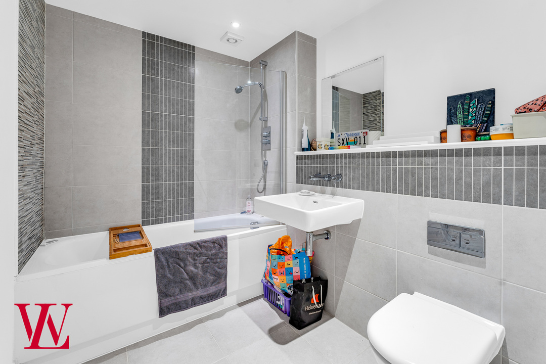 2 bed apartment for sale in Tanners Wharf, Bishop's Stortford, Hertfordshire 6