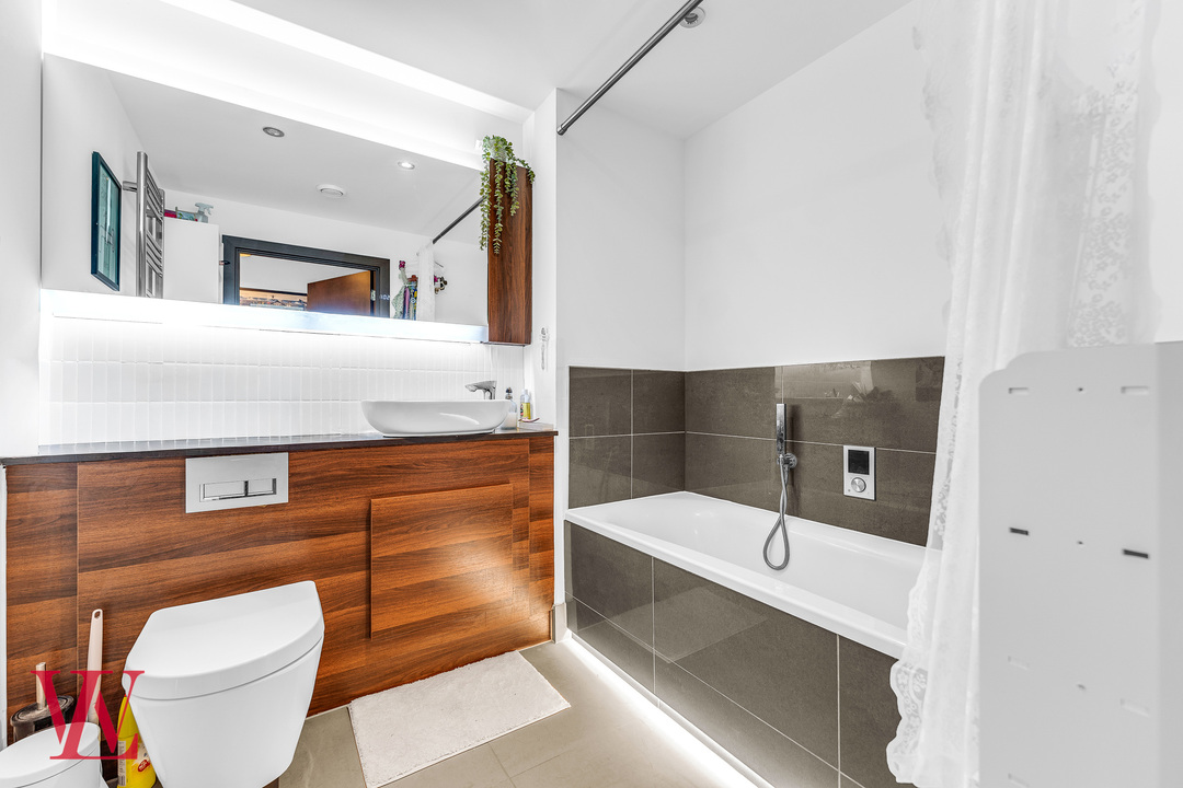 2 bed apartment for sale in River View, Bishop's Stortford, Hertfordshire 14