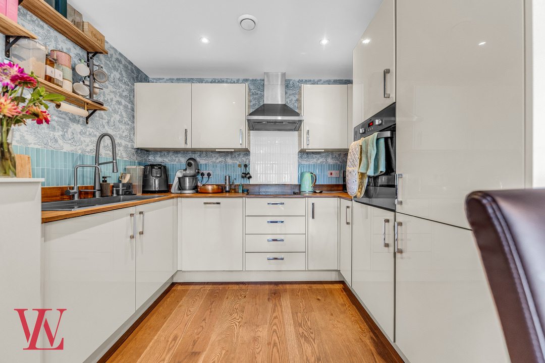 2 bed apartment for sale in River View, Bishop's Stortford, Hertfordshire 3