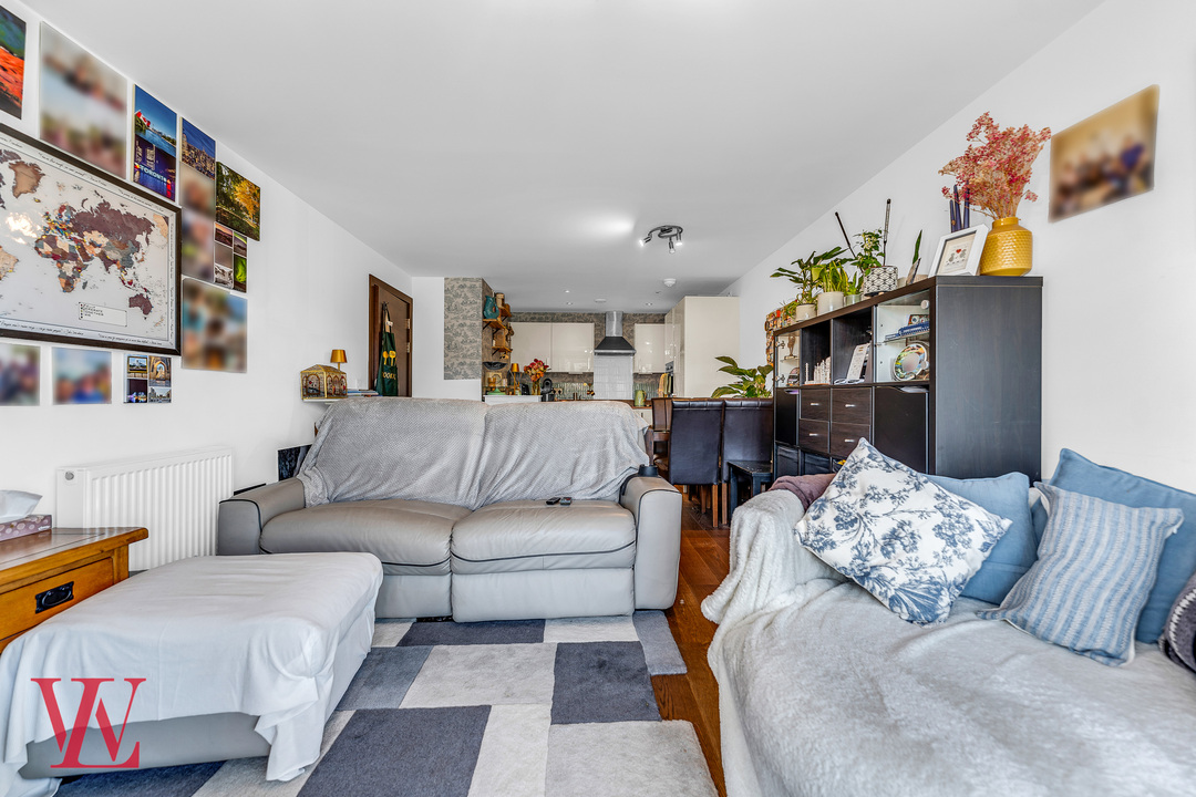2 bed apartment for sale in River View, Bishop's Stortford, Hertfordshire 8