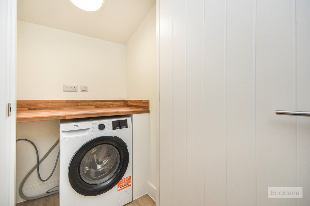3 bed semi-detached house to rent in Little Clobbs Mead, Little Dunmow, Dunmow, Essex  - Property Image 5