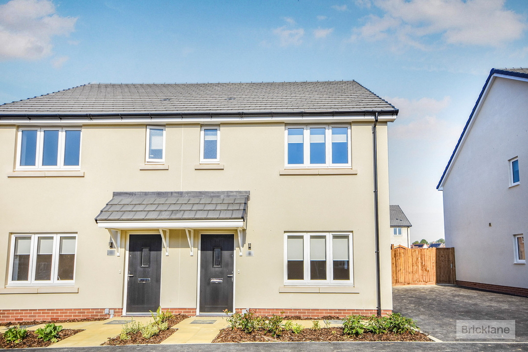3 bed semi-detached house to rent in Little Clobbs Mead, Little Dunmow, Dunmow, Essex