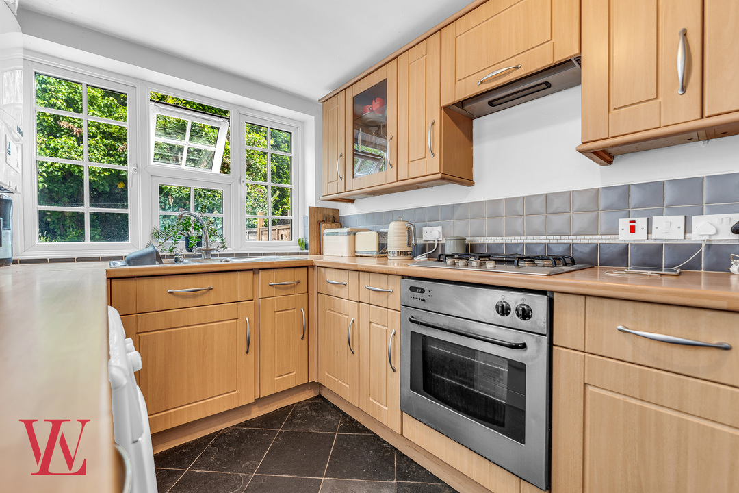 2 bed terraced house for sale in Dunmow Road, Bishop's Stortford, Hertfordshire 6