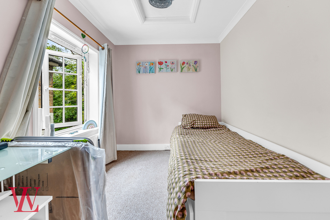 2 bed terraced house for sale in Dunmow Road, Bishop's Stortford, Hertfordshire 10