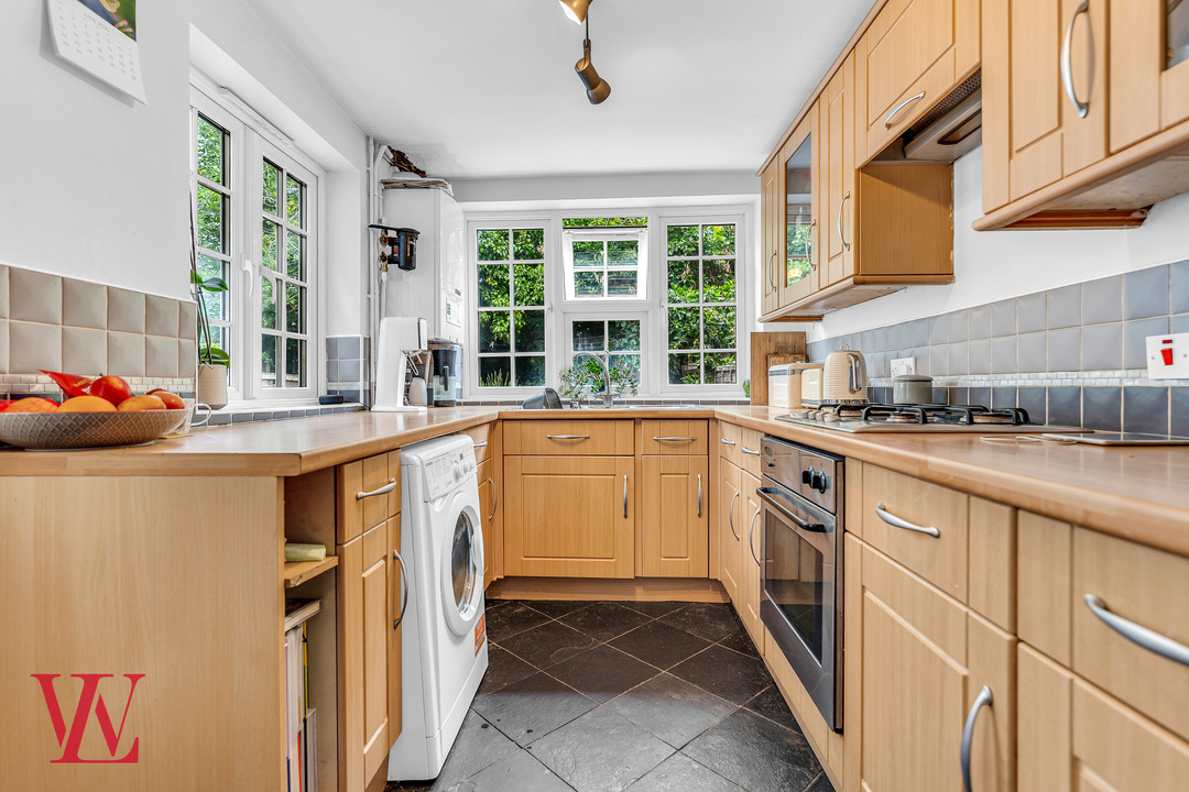 2 bed terraced house for sale in Dunmow Road, Bishop's Stortford, Hertfordshire 5