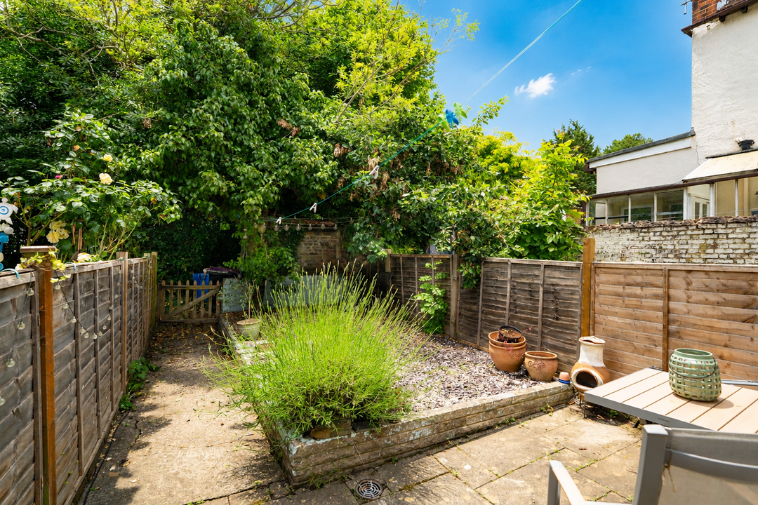 2 bed terraced house for sale in Dunmow Road, Bishop's Stortford, Hertfordshire 16