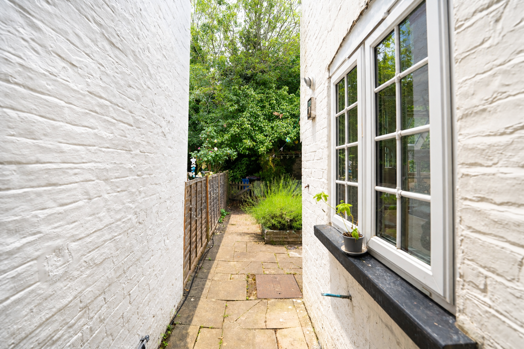 2 bed terraced house for sale in Dunmow Road, Bishop's Stortford, Hertfordshire 17