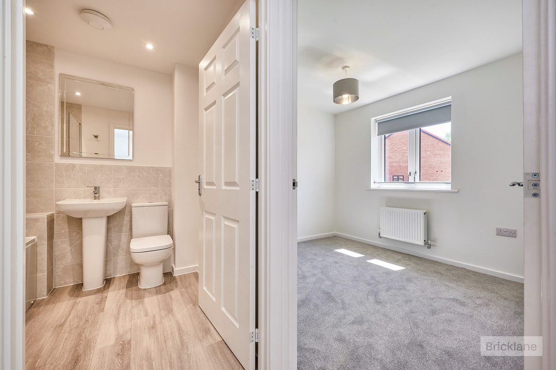 3 bed semi-detached house to rent in Miles Way, Bishops Stortford, Hertfordshire  - Property Image 6