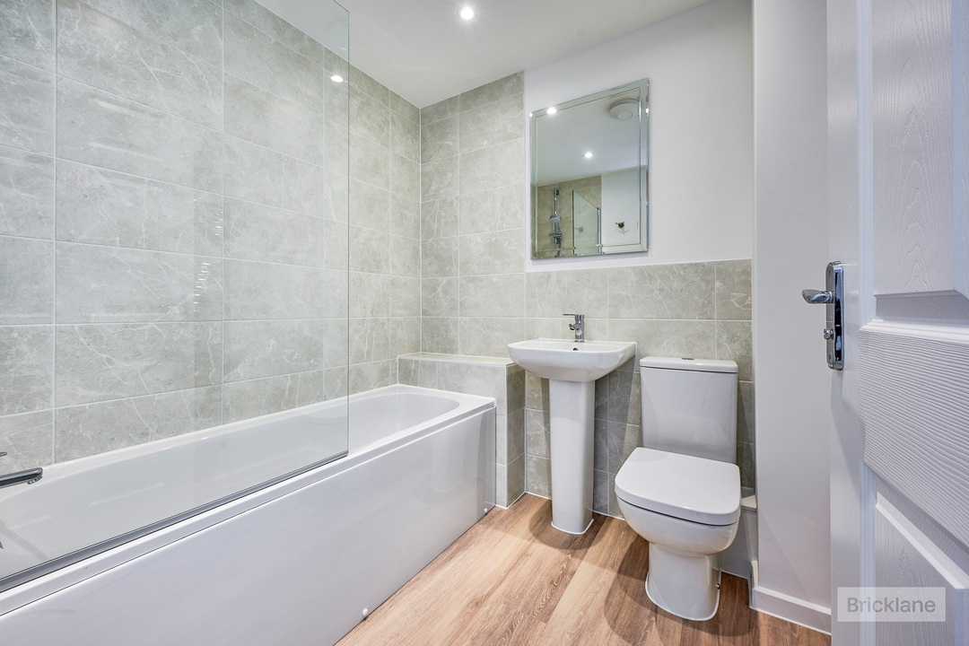 3 bed semi-detached house to rent in Miles Way, Bishops Stortford, Hertfordshire  - Property Image 9