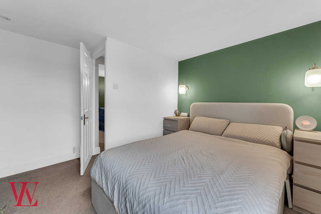 2 bed terraced house for sale in Barrells Down Road, Bishop's Stortford, Hertfordshire  - Property Image 12