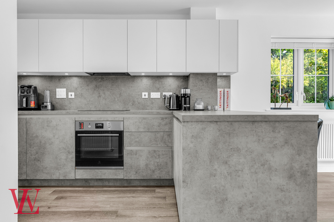 3 bed end of terrace house for sale in Ellis Drive, Bishop's Stortford, Hertfordshire  - Property Image 9