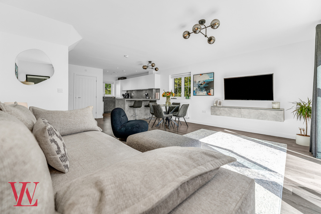 3 bed end of terrace house for sale in Ellis Drive, Bishop's Stortford, Hertfordshire 1