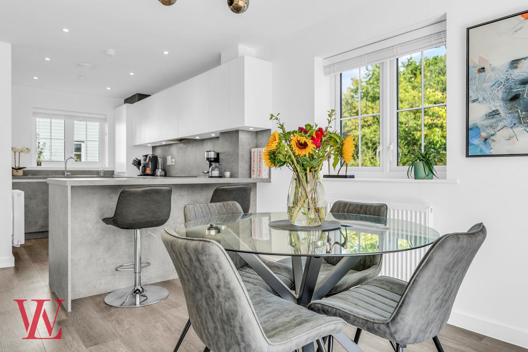 3 bed end of terrace house for sale in Ellis Drive, Bishop's Stortford, Hertfordshire 9