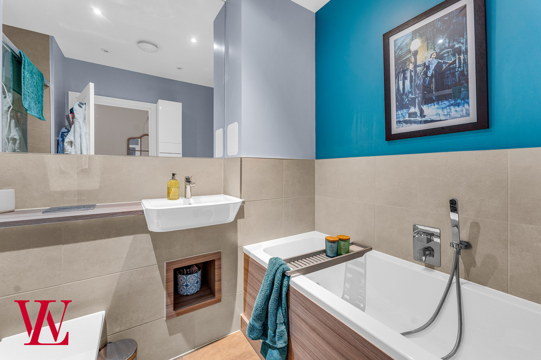 2 bed terraced house for sale in Kitchener Road, Bishop's Stortford, Hertfordshire  - Property Image 13