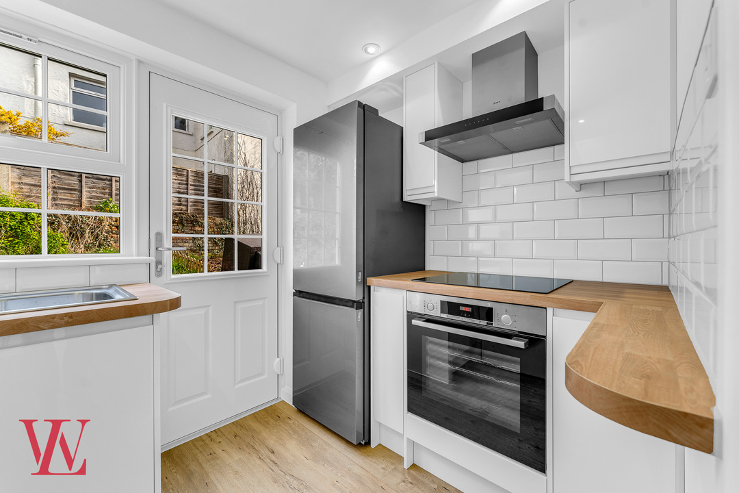 1 bed terraced house to rent in Bakers Court, Hockerill Street, Bishop's Stortford, Hertfordshire  - Property Image 3