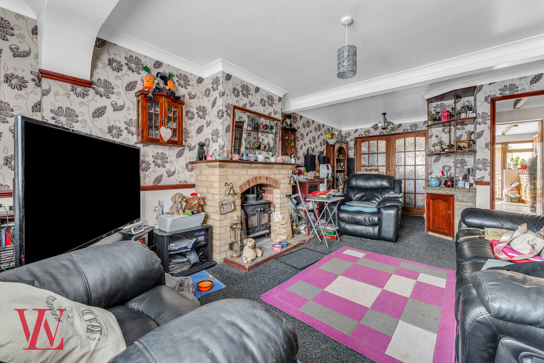 4 bed semi-detached house for sale in Lower Park Crescent, Bishop's Stortford, Hertfordshire  - Property Image 2