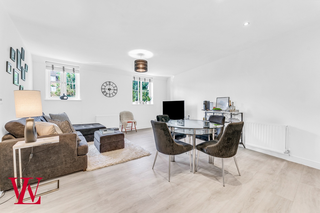 2 bed apartment for sale in Regents Court, 112 South Street, Bishop's Stortford, Hertfordshire  - Property Image 3
