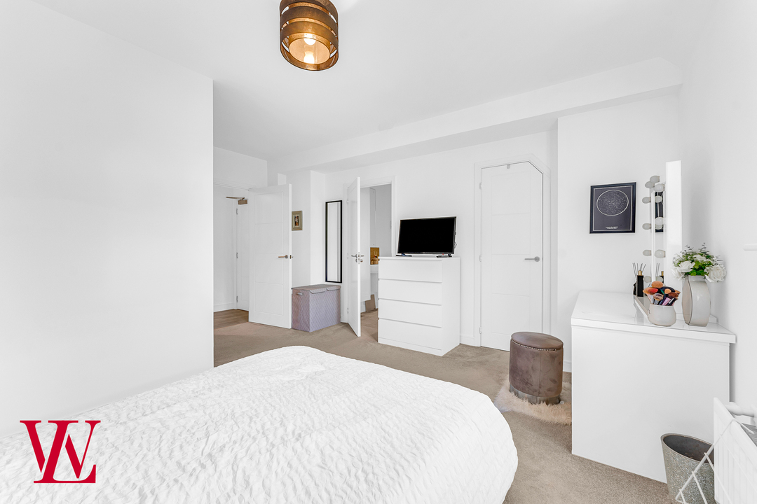 2 bed apartment for sale in Regents Court, 112 South Street, Bishop's Stortford, Hertfordshire 7