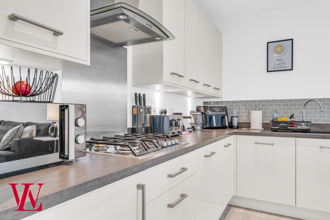 2 bed apartment for sale in Regents Court, 112 South Street, Bishop's Stortford, Hertfordshire  - Property Image 6