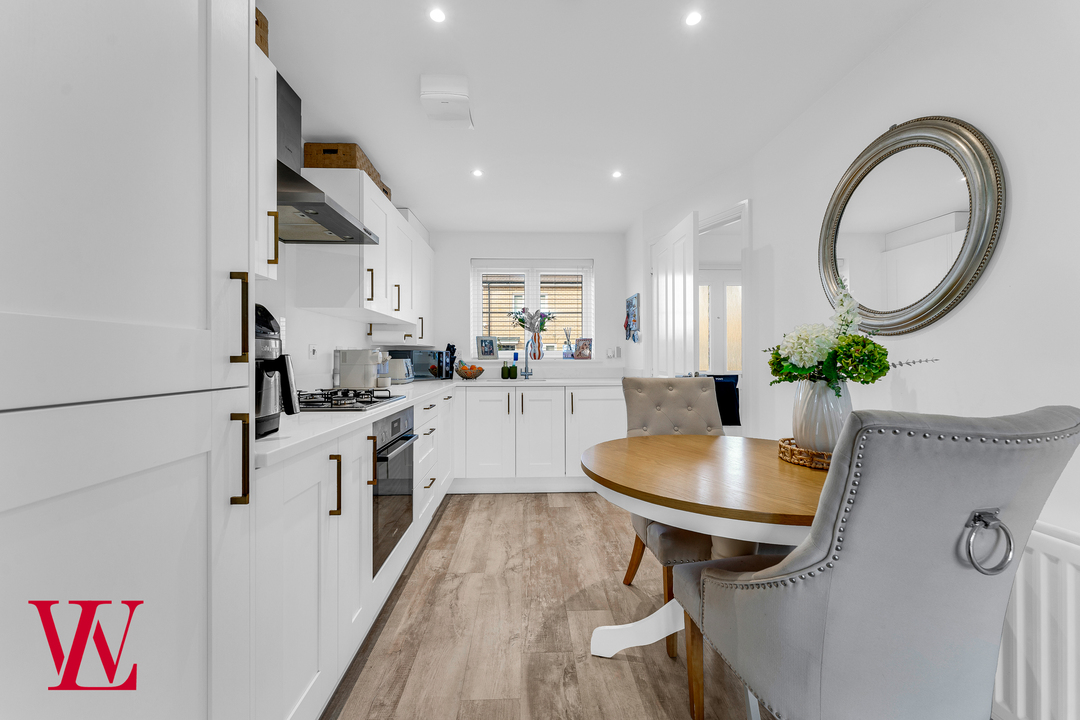 2 bed semi-detached house for sale in Searle Way, Bishop's Stortford 5