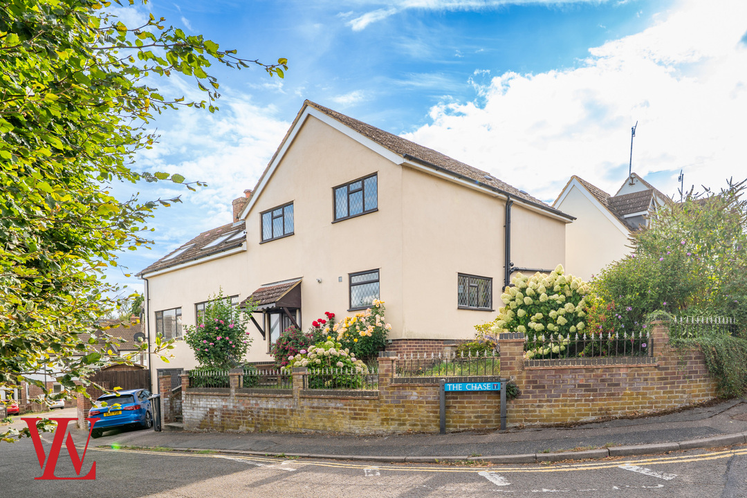 5 bed detached house for sale in The Chase, Bishop's Stortford, Hertfordshire 28