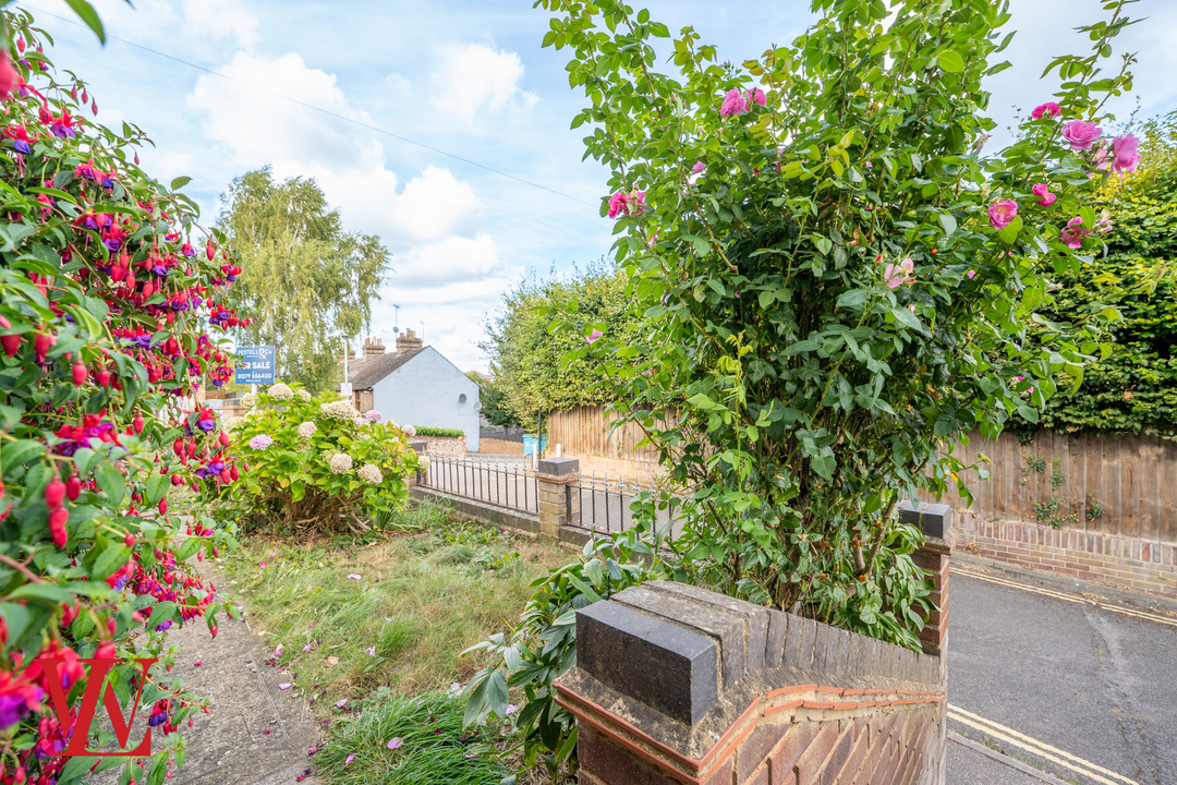 5 bed detached house for sale in The Chase, Bishop's Stortford, Hertfordshire  - Property Image 30