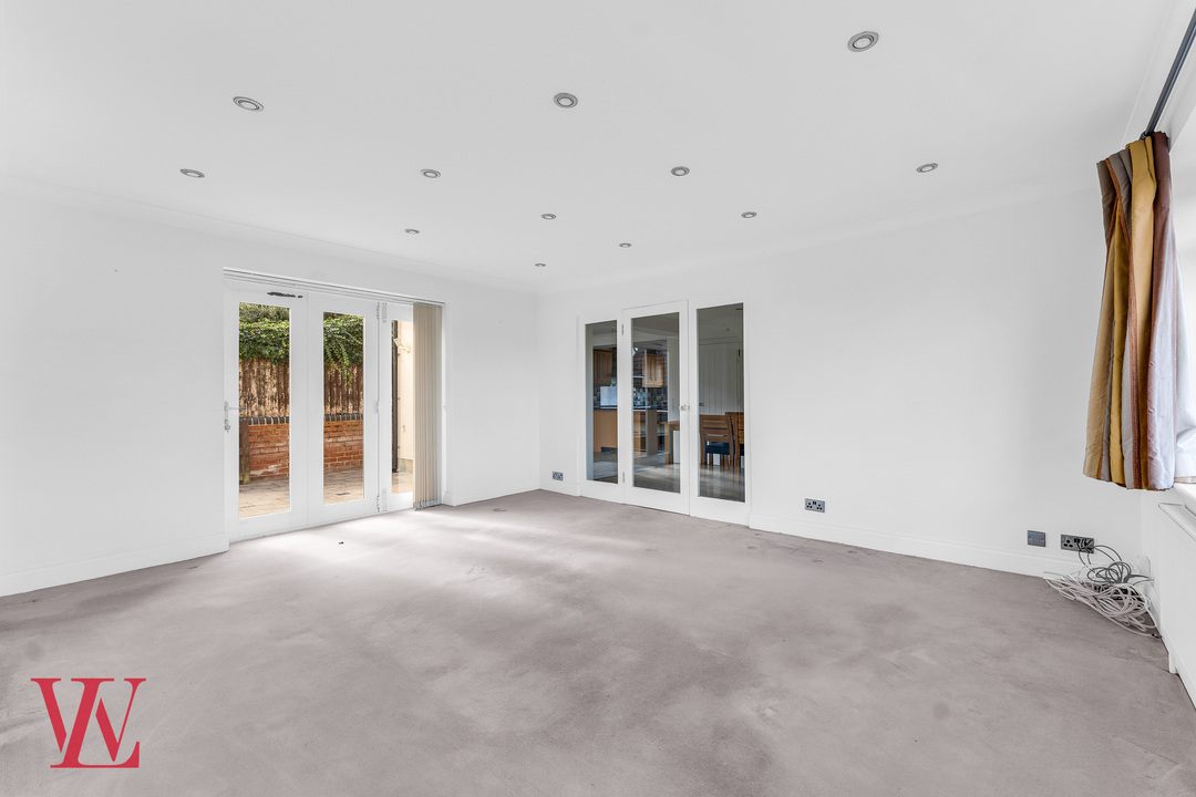 5 bed detached house for sale in The Chase, Bishop's Stortford, Hertfordshire 6