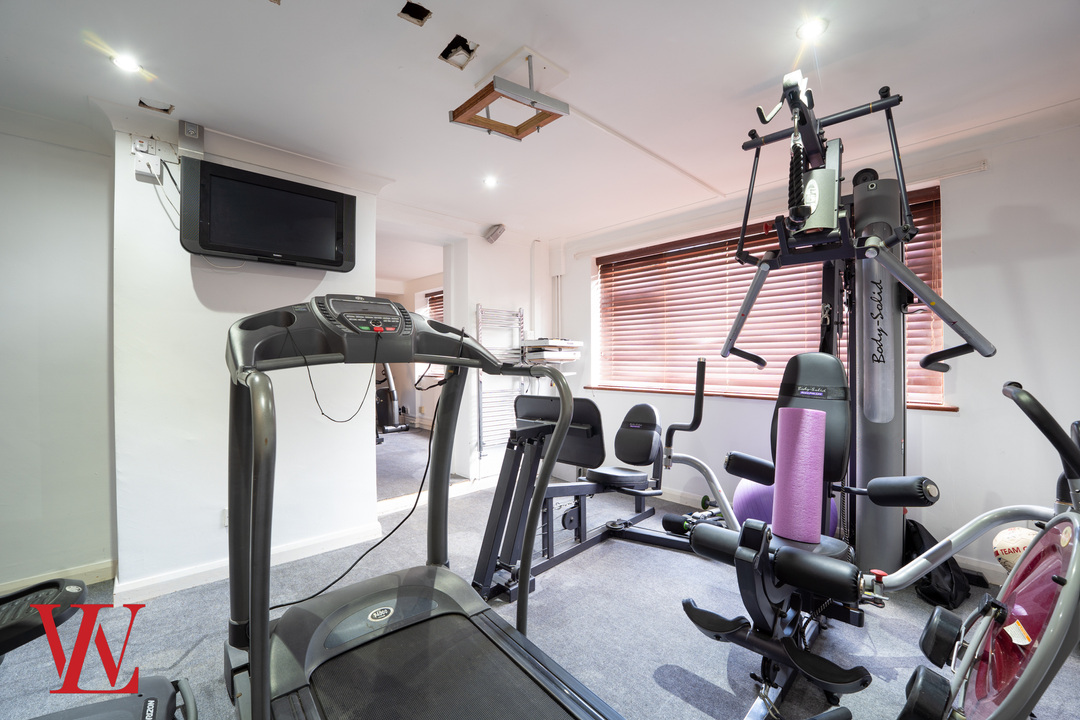 5 bed detached house for sale in The Chase, Bishop's Stortford, Hertfordshire  - Property Image 28