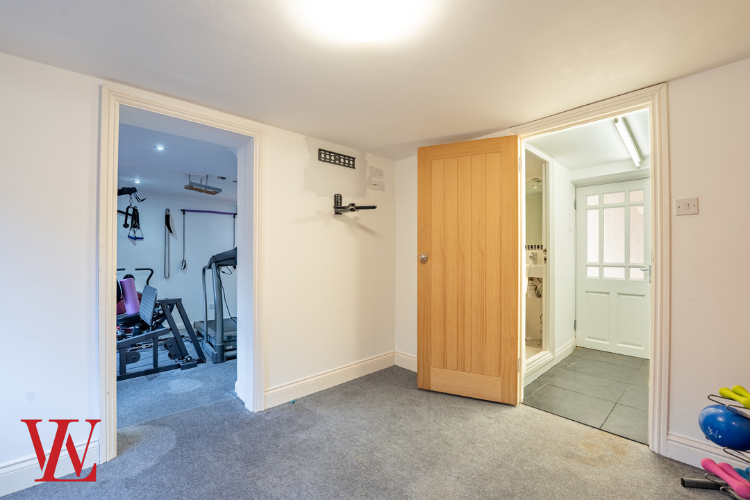 5 bed detached house for sale in The Chase, Bishop's Stortford, Hertfordshire  - Property Image 26