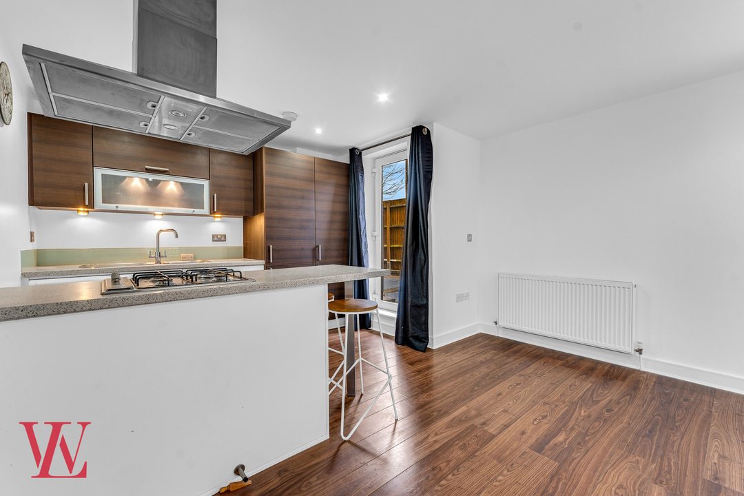 2 bed apartment for sale in St. Stephens Court, Silver Street, Stansted, Essex  - Property Image 5