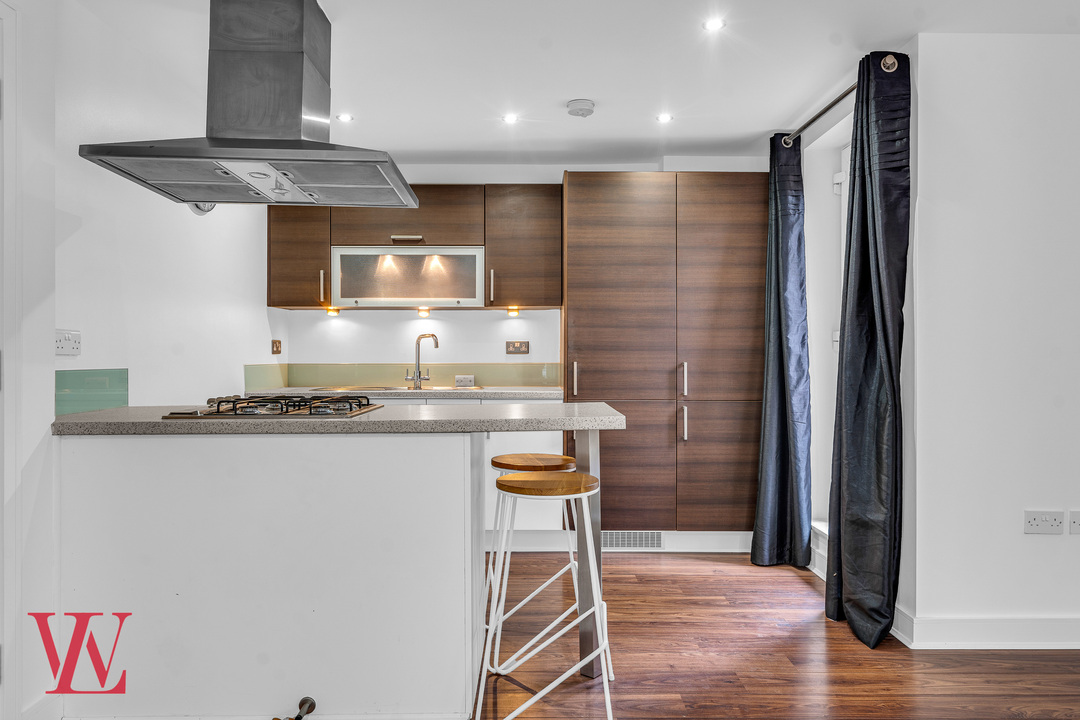 2 bed apartment for sale in St. Stephens Court, Silver Street, Stansted, Essex  - Property Image 4